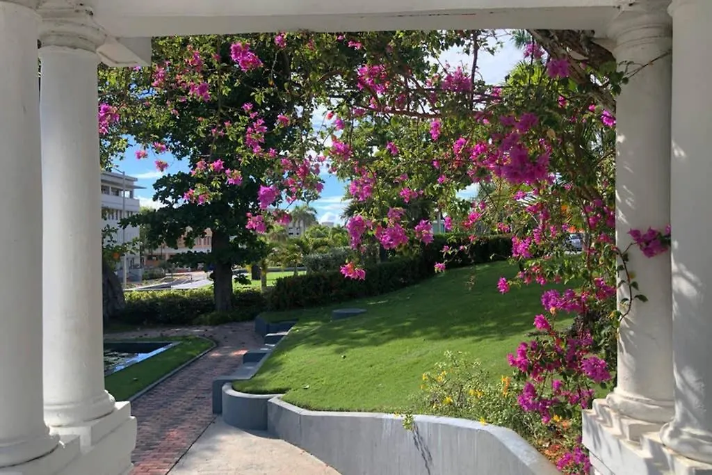 Two Bedroom Apt In Old Sj Five Min Walking From The Beach - Sevilla Court I San Juan Apartment